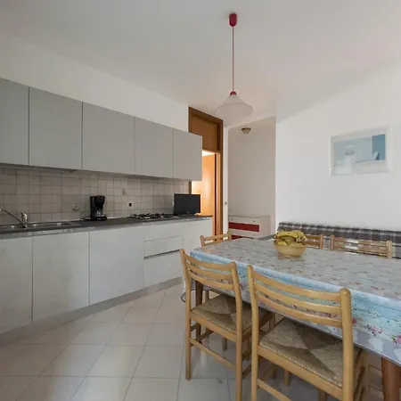 Апартаменты Cozy Flat Near Lignano Center