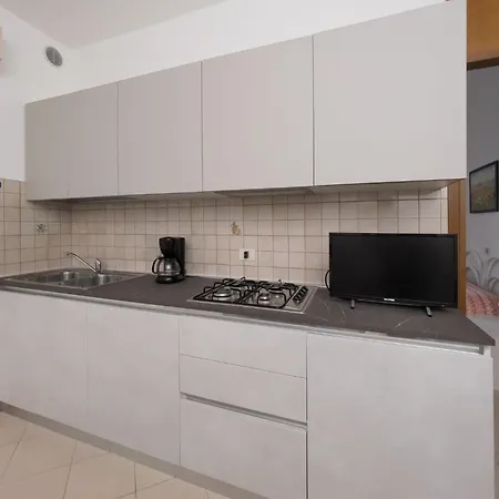 Cozy Flat Near Lignano Center *