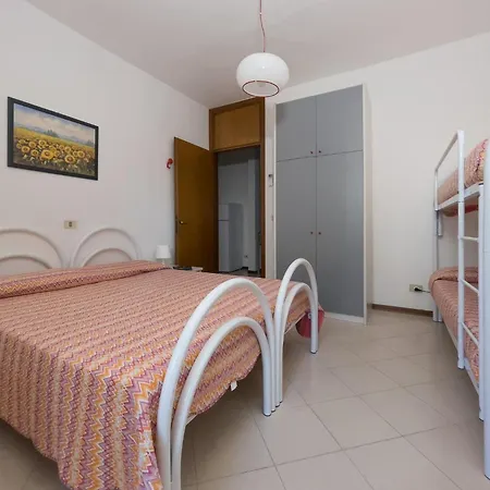 Апартаменты Cozy Flat Near Lignano Center Линьяно-Саббьядоро