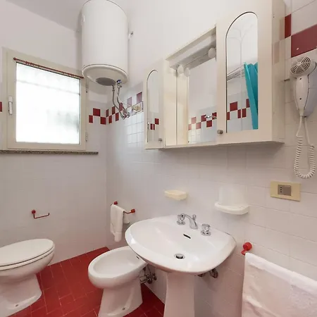 Cozy Flat Near Lignano Center
