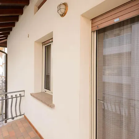 Cozy Flat Near Lignano Center