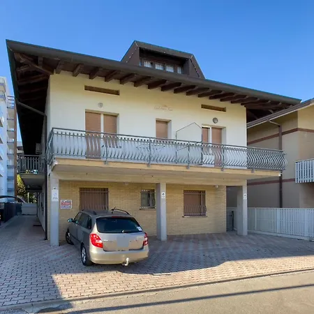 Apartment Cozy Flat Near Lignano Center *